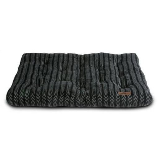 Vibrant Life Extra Large Dog/ Pet Bed  38  X 48  Plush Tufted Black
